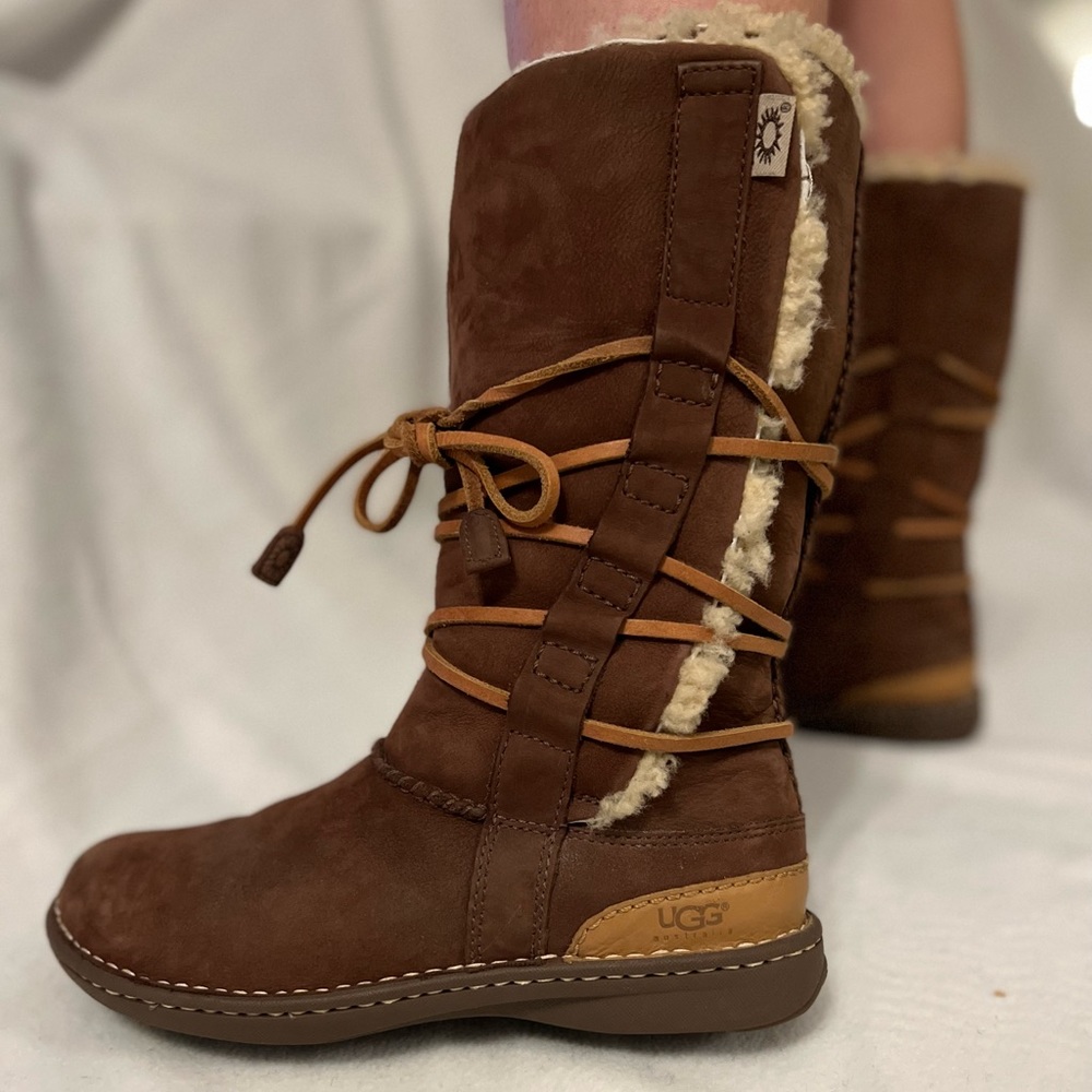 UGG Sherpa lined vintage boots size 10
